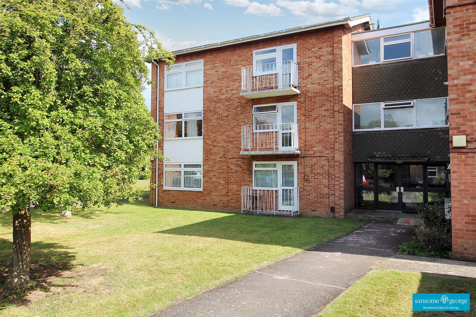 2 bed property in Bath Road, Reading